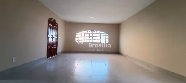 Sobrado com 4 Quartos para alugar, 280m² no Taguatinga Norte, Brasília
