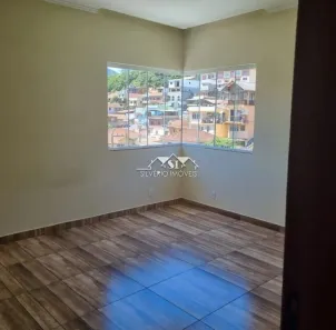 Apartamento com 3 Quartos para alugar, 180m² no Carangola, Petrópolis
