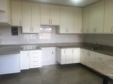 Casa com 6 Quartos para alugar, 500m² no Santo Antônio, Belo Horizonte