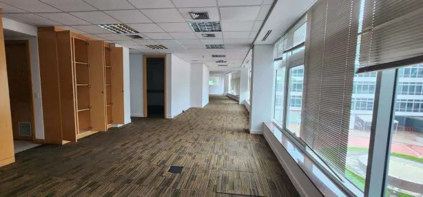 Sala Comercial para alugar, 556m² no Barra Olímpica, Rio de Janeiro