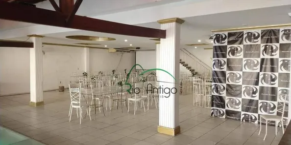 Ponto Comercial para alugar, 650m² no Tanque, Rio de Janeiro
