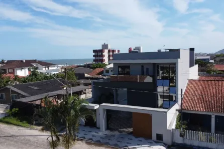 Sobrado com 3 Quartos à venda, 390m² no , Matinhos