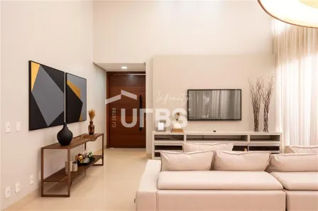 Casa de Condomínio com 4 Quartos à venda, 250m² no Jardins Verona, Goiânia
