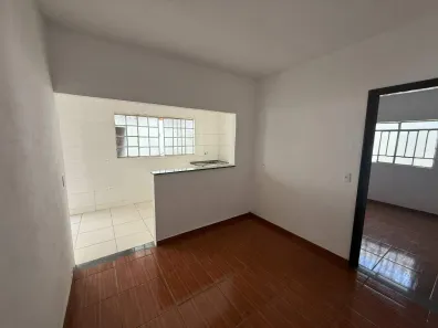 Casa com 2 Quartos para alugar, 65m² no São Marcos, Belo Horizonte