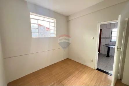 Casa com 2 Quartos para alugar, 70m² no Cinquentenário, Belo Horizonte