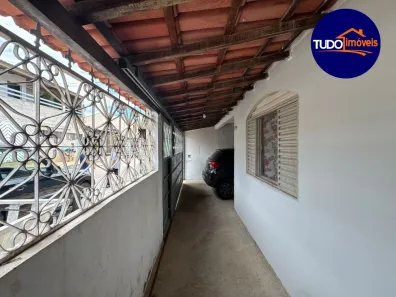 Sobrado com 5 Quartos à venda, 200m² no Setor Leste, Brasília