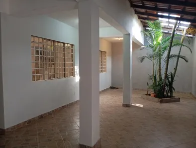 Sobrado com 5 Quartos para alugar, 198m² no Santa Maria, Brasília