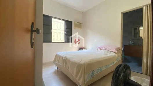 Casa com 3 Quartos à venda, 122m² no Jardim Califórnia, Taubaté