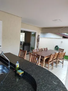 Casa com 4 Quartos para alugar, 280m² no Loteamento Portal do Sol II, Goiânia