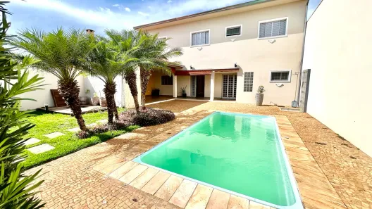 Sobrado com 3 Quartos à venda, 192m² no Santa Cruz, Brotas