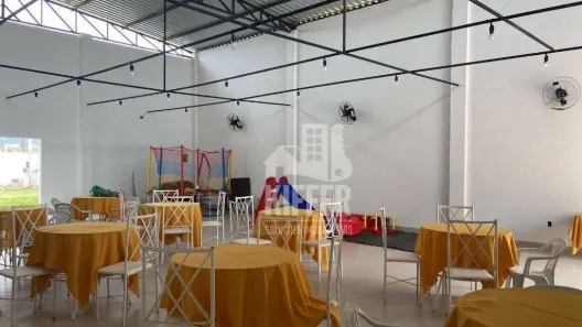 Galpão/Depósito/Armazém à venda, 180m² no Jardim Atlântico Central (Itaipuaçu), Maricá