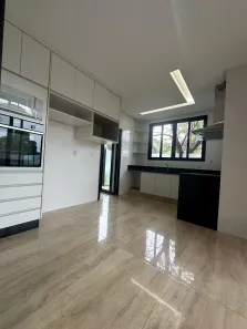 Casa de Condomínio com 4 Quartos para alugar, 234m² no Jardim Florença, Goiânia