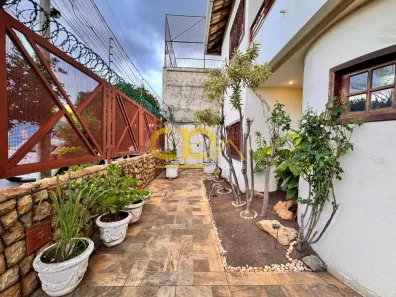 Casa com 3 Quartos à venda, 379m² no Fernão Dias, Belo Horizonte