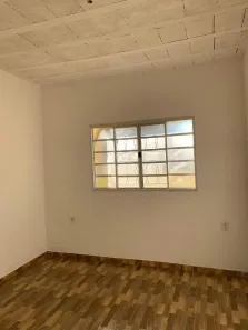 Casa com 2 Quartos para alugar, 60m² no Estrela do Oriente, Belo Horizonte