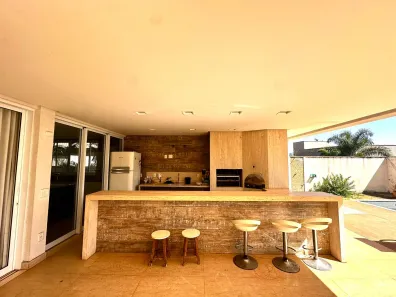 Casa de Condomínio com 5 Quartos à venda, 526m² no Park Lozandes, Goiânia