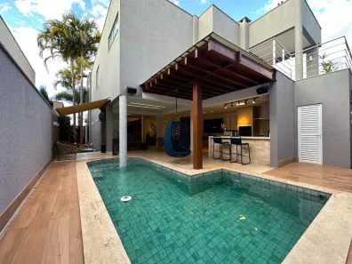 Sobrado com 4 Quartos para alugar, 340m² no Jardins Valência, Goiânia
