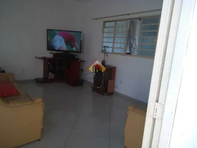 Sobrado com 2 Quartos à venda, 205m² no Jardim Ana Rosa, Taubaté