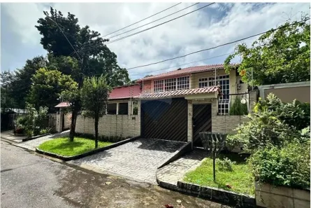 Sobrado com 5 Quartos à venda, 542m² no Aleixo, Manaus