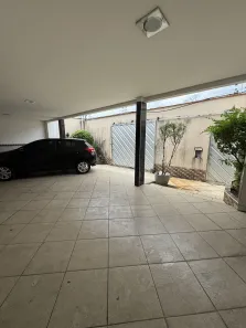 Casa com 3 Quartos para venda ou aluguel, 750m² no Flores, Manaus
