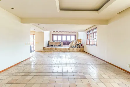 Imóvel Comercial com 8 Quartos para alugar, 640m² no Santa Tereza, Belo Horizonte