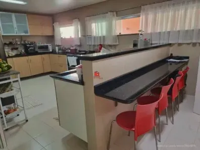 Casa de Condomínio com 5 Quartos à venda, 1200m² no Chapada, Manaus