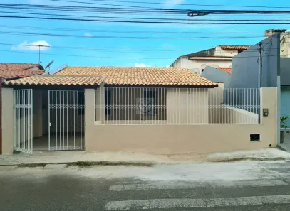 Casa com 3 Quartos para alugar, 150m² no Luzia, Aracaju