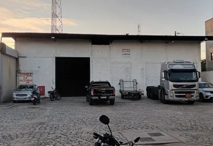 Galpão/Depósito/Armazém para alugar, 228m² no Candelária, Natal