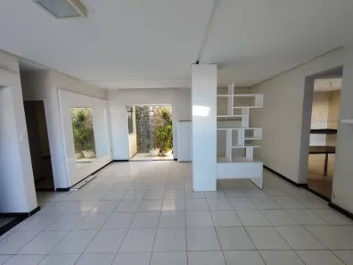Casa com 6 Quartos para alugar, 195m² no Luzia, Aracaju