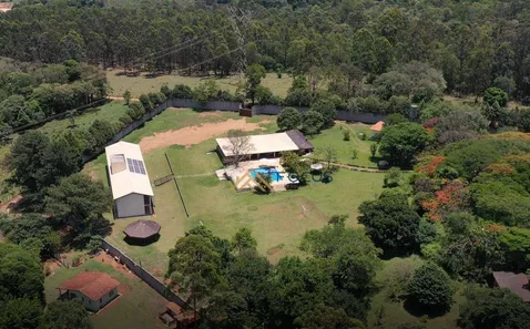 Fazenda/Sítio com 16 Quartos para venda ou aluguel, 1800m² no Cai, Cabreúva