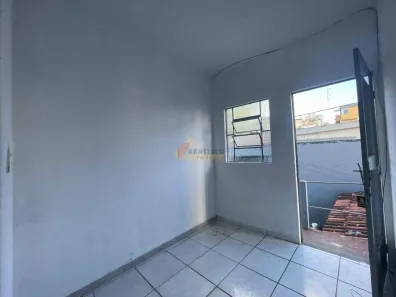 Casa com 2 Quartos para alugar, 55m² no Catalão, Divinópolis