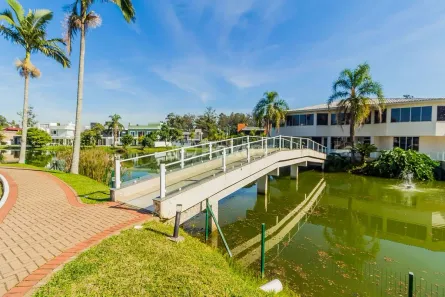 Casa de Condomínio com 4 Quartos à venda, 196m² no Distrito Industrial, Cachoeirinha