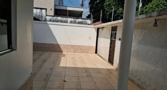 Casa com 5 Quartos à venda, 450m² no Nossa Senhora das Graças, Manaus