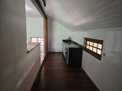 Apartamento com 3 Quartos para alugar, 176m² no Carangola, Petrópolis
