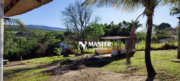 Fazenda/Sítio com 3 Quartos à venda, 200m² no Centro (Amadeu Amaral), Echaporã