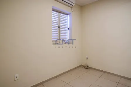 Casa com 3 Quartos para alugar, 220m² no Santa Efigênia, Belo Horizonte
