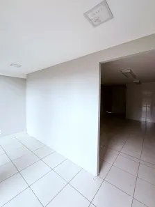 Ponto Comercial para alugar, 60m² no Nogueira, Petrópolis