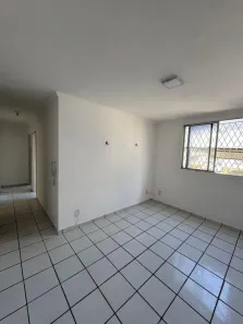 Apartamento com 3 Quartos para alugar, 80m² no Candelária, Natal
