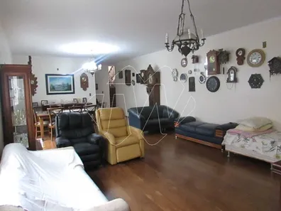 Sobrado com 6 Quartos à venda, 265m² no Centro, Araraquara