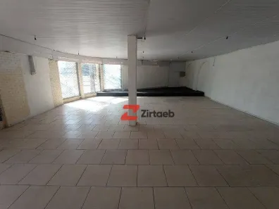 Ponto Comercial para alugar, 196m² no Tanque, Rio de Janeiro