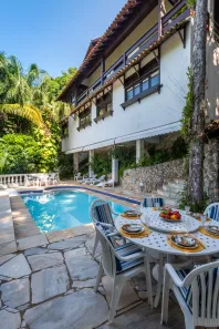 Sobrado com 10 Quartos à venda, 500m² no Morro Sorocotuba, Guarujá
