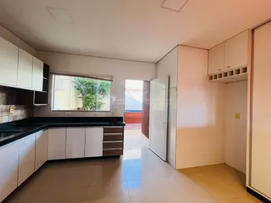 Casa com 3 Quartos para alugar, 200m² no Setor Habitacional Jardim Botânico, Brasília