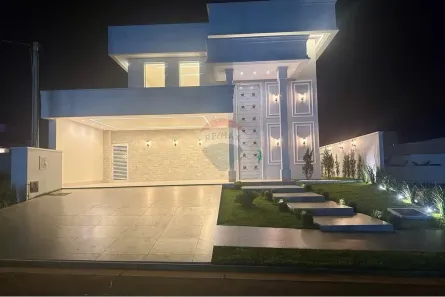 Sobrado com 4 Quartos à venda, 243m² no Loteamento Manoel Gomes da Cunha, Araguaína
