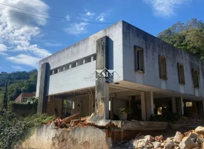 Ponto Comercial para alugar, 2000m² no Quissama, Petrópolis