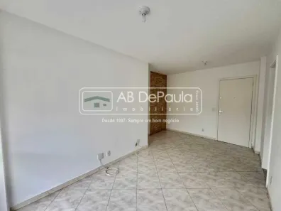 Apartamento com 2 Quartos para alugar, 54m² no Jardim Sulacap, Rio de Janeiro