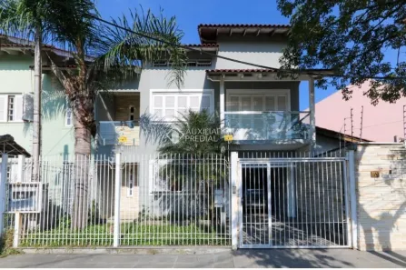 Casa com 3 Quartos para alugar, 180m² no Igara, Canoas