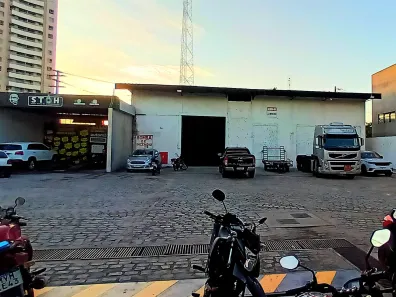 Galpão/Depósito/Armazém para alugar, 228m² no Candelária, Natal