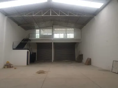 Galpão/Depósito/Armazém para alugar, 350m² no Jardim Alvorada, Nova Iguaçu