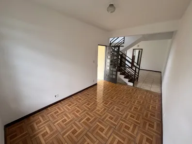 Casa com 3 Quartos para alugar, 150m² no Santa Lúcia, Betim