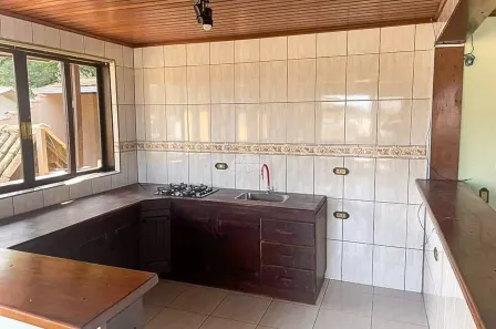 Sobrado com 4 Quartos à venda, 225m² no Antonina, Antonina