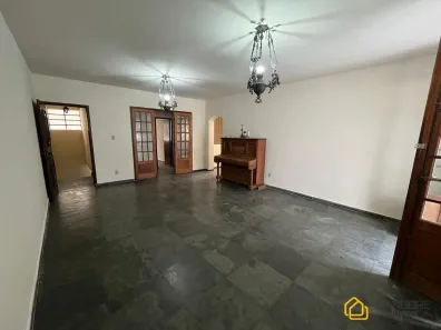 Casa com 5 Quartos para alugar, 360m² no Santo Antônio, Belo Horizonte